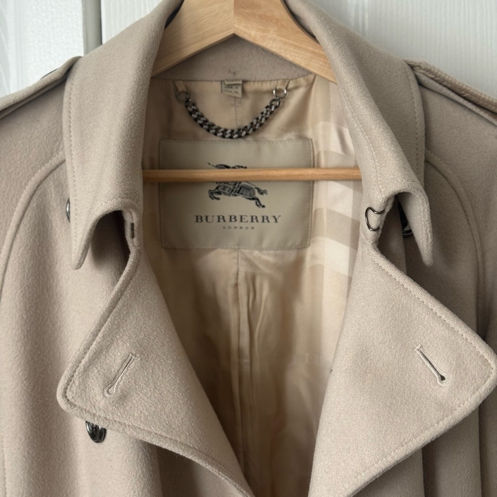 Burberry Beige Double-Breasted Trench Coat with Notch Collar - Picture 3 of 6